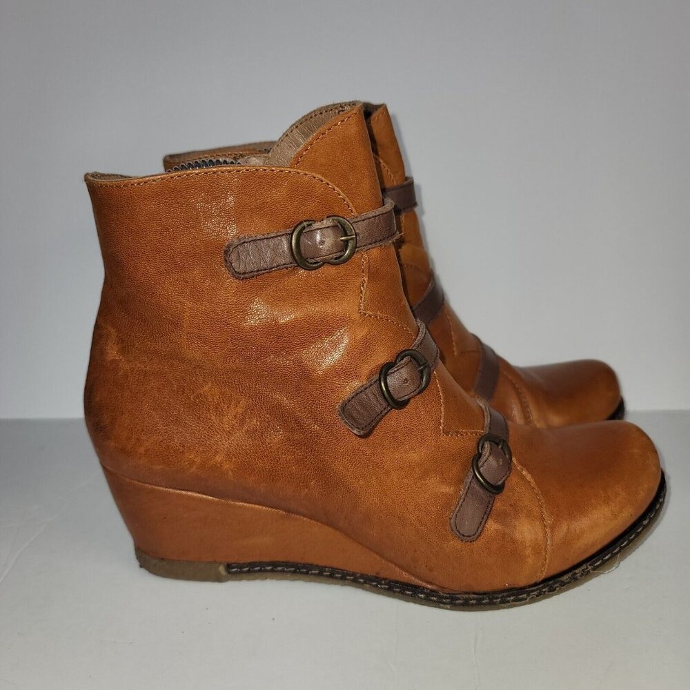 Eric Michael Women’s Lena Brown Leather Wedge Ankle Boot Size 38 US 7.5‎